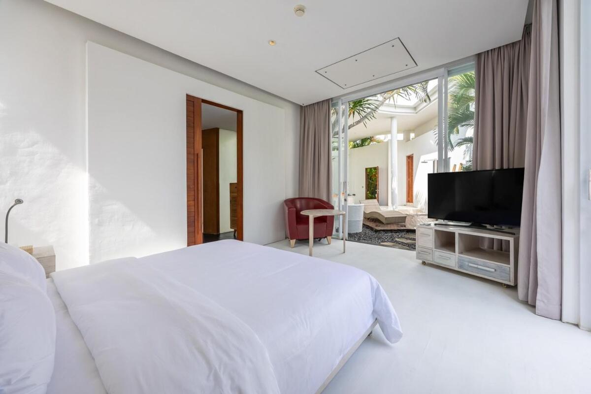 Modern 2br With Private Pool Prime Location