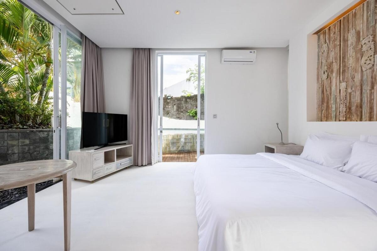 Modern 2br With Private Pool Prime Location *