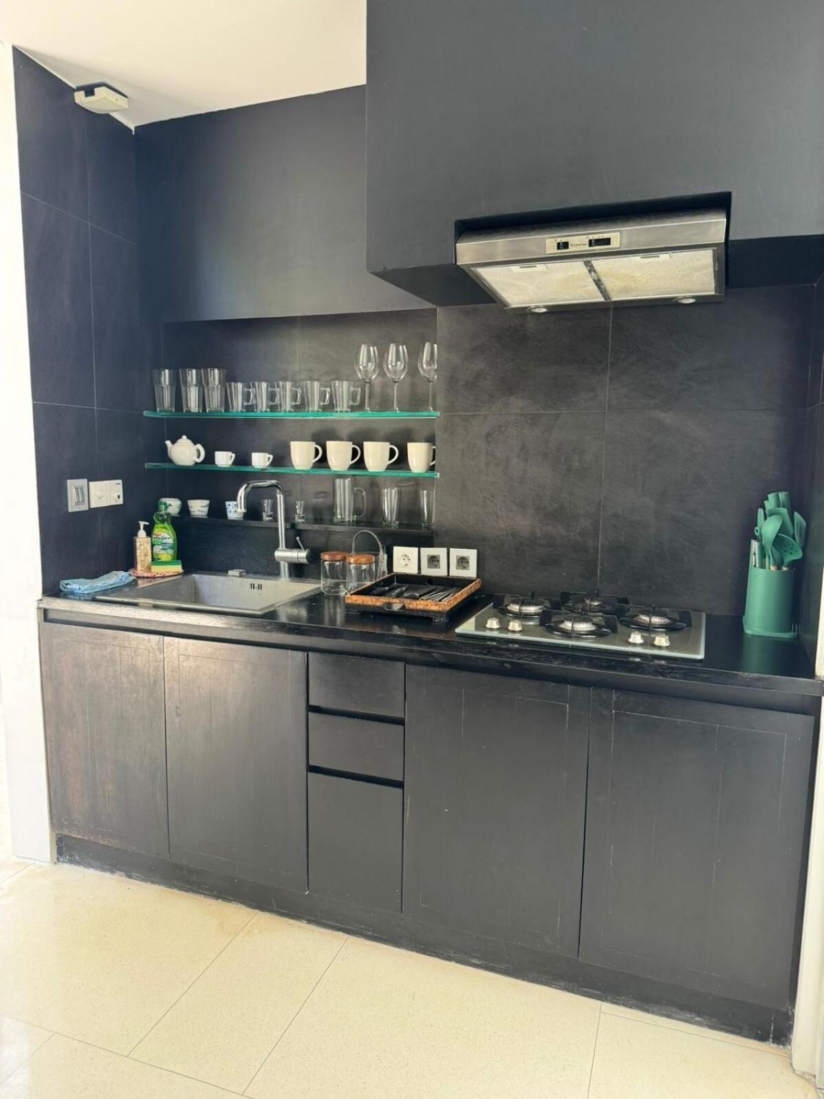 Villa Modern 2br With Private Pool Prime Location *